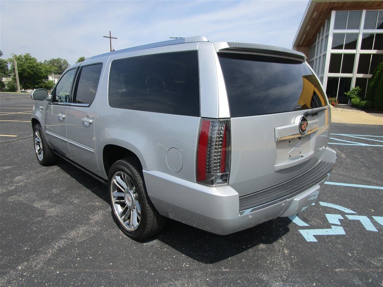 Cadillac Escalade ESV AWD Premium 2013