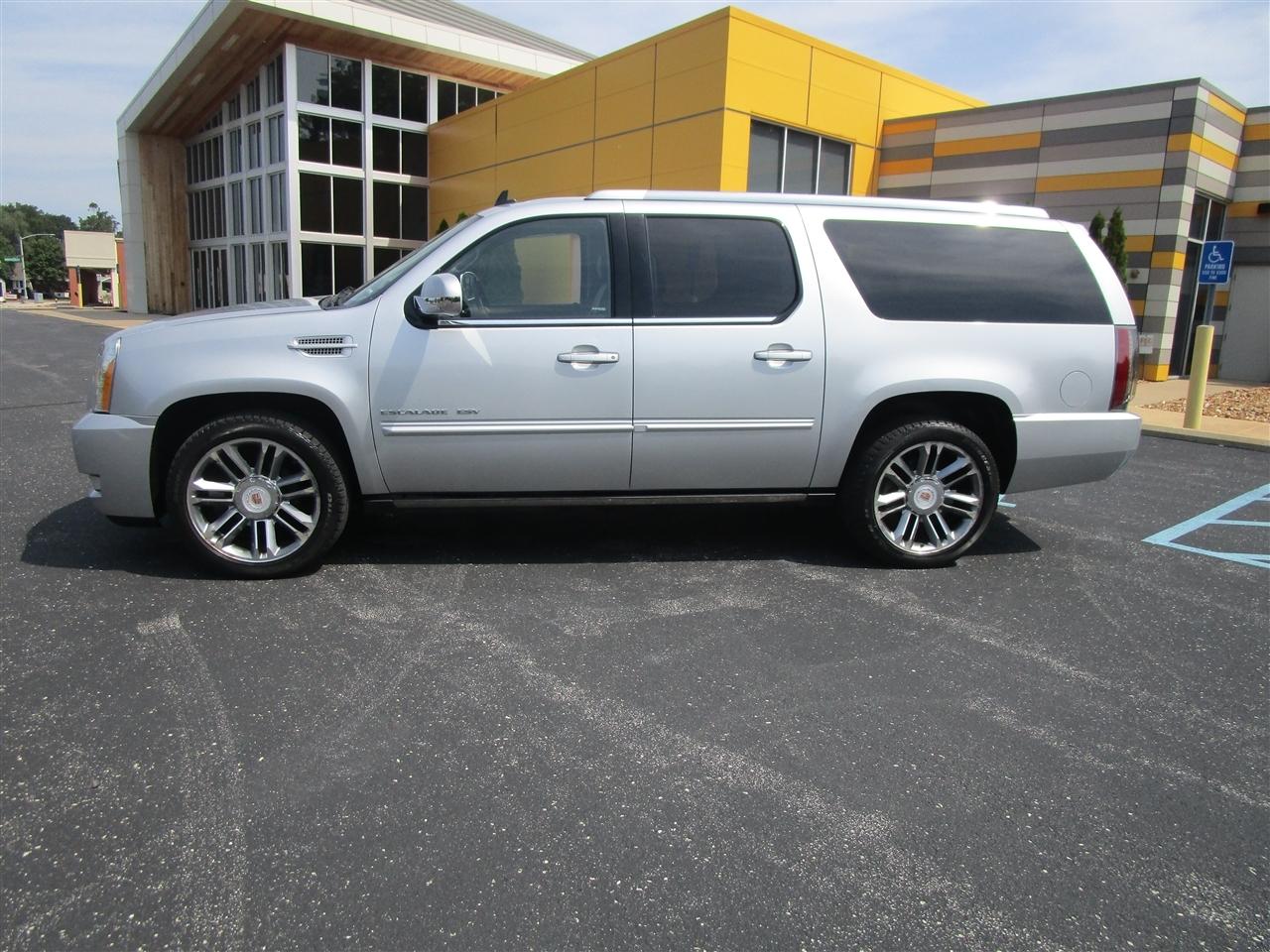 Cadillac Escalade ESV AWD Premium 2013