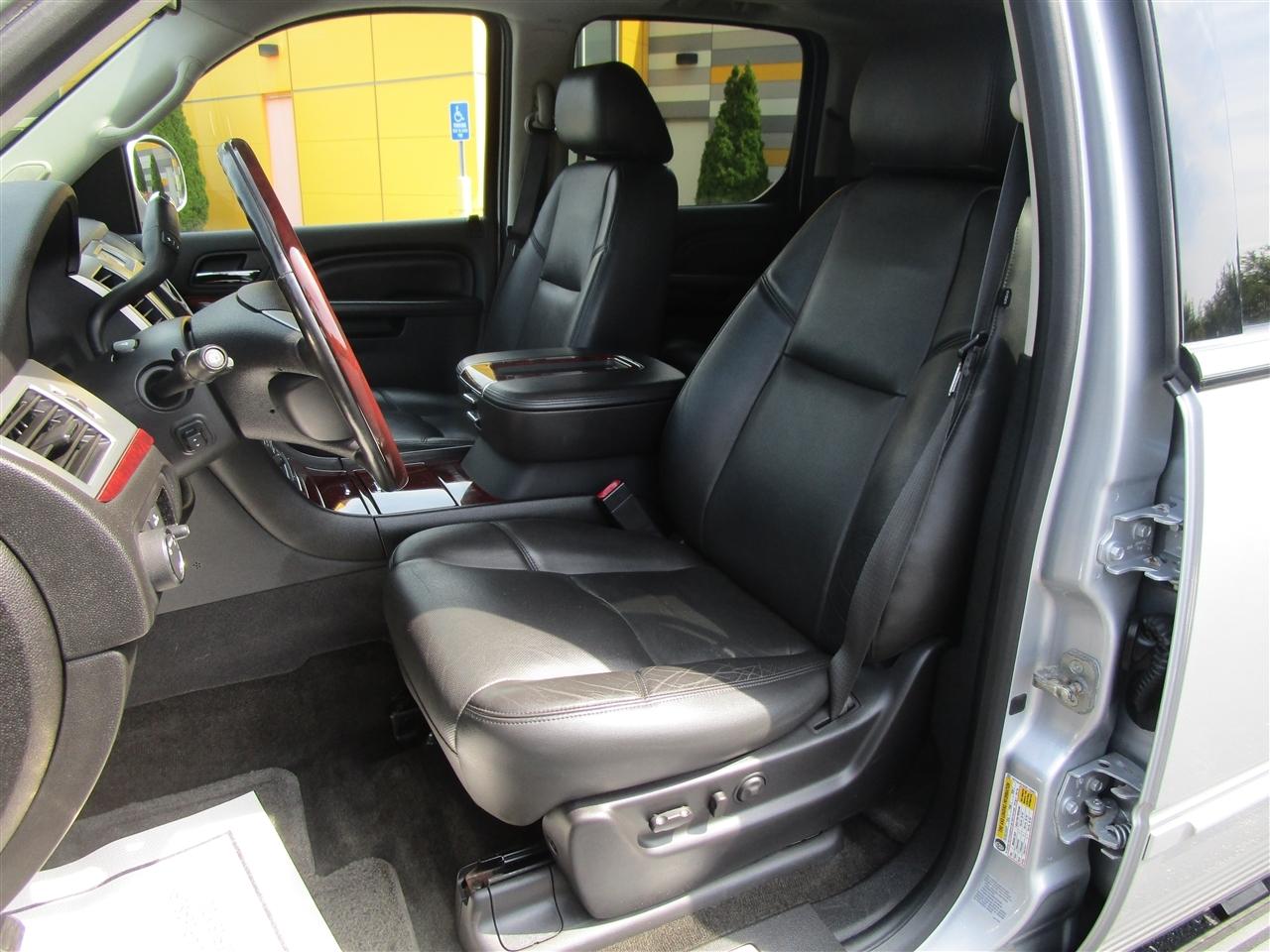 Cadillac Escalade ESV AWD Premium 2013