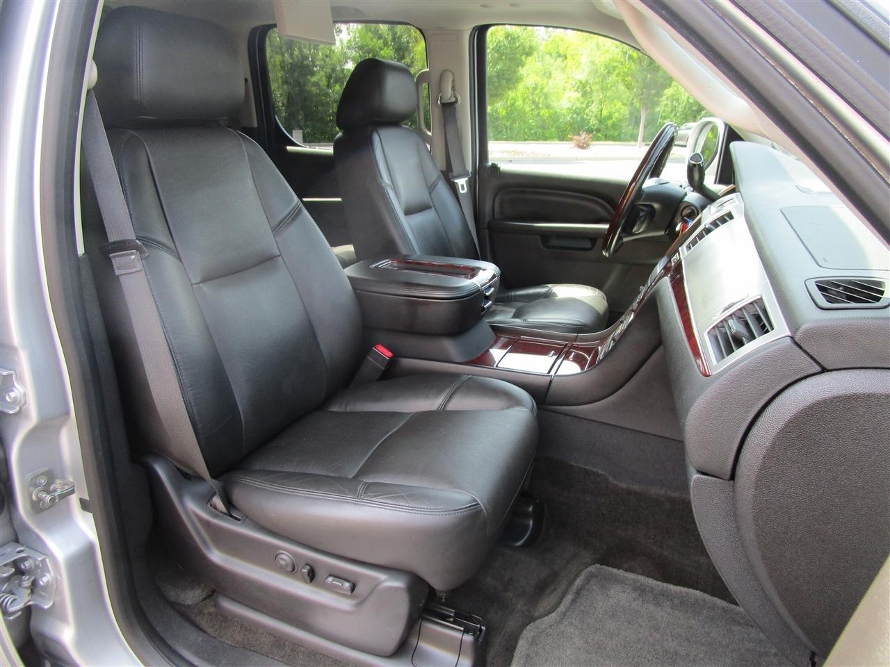Cadillac Escalade ESV AWD Premium 2013