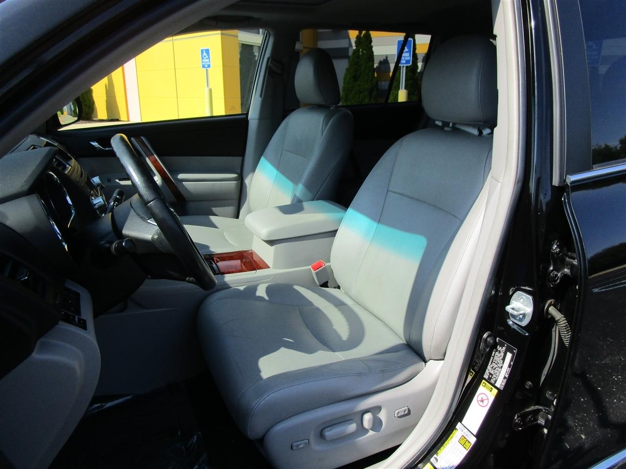 Toyota Highlander Limited 4WD 2012
