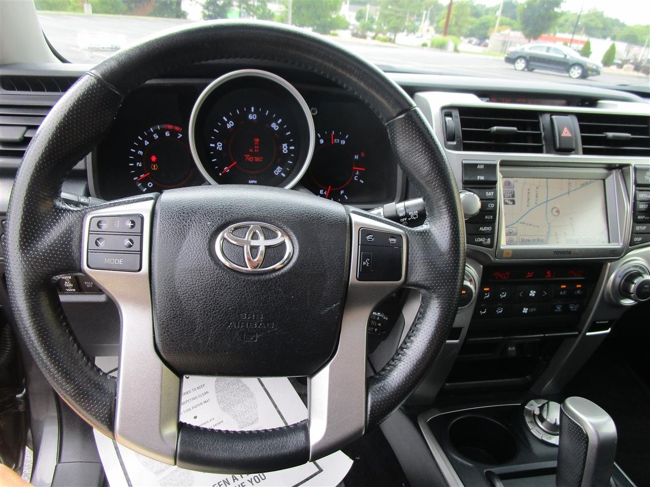 Toyota 4Runner Limited 4WD V6 2012