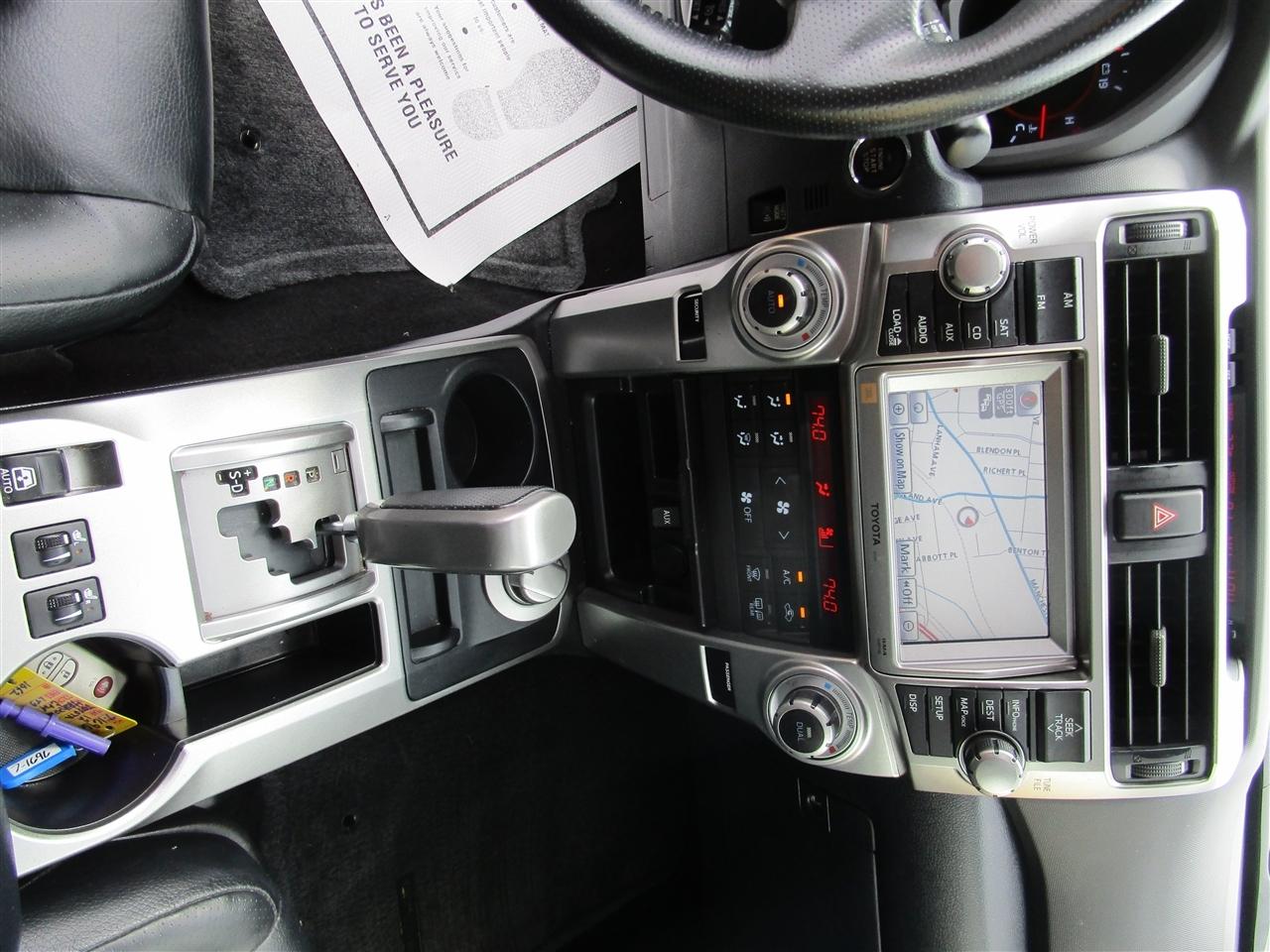 Toyota 4Runner Limited 4WD V6 2012