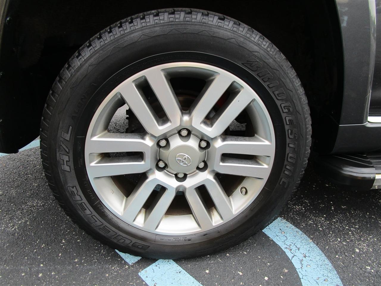 Toyota 4Runner Limited 4WD V6 2012