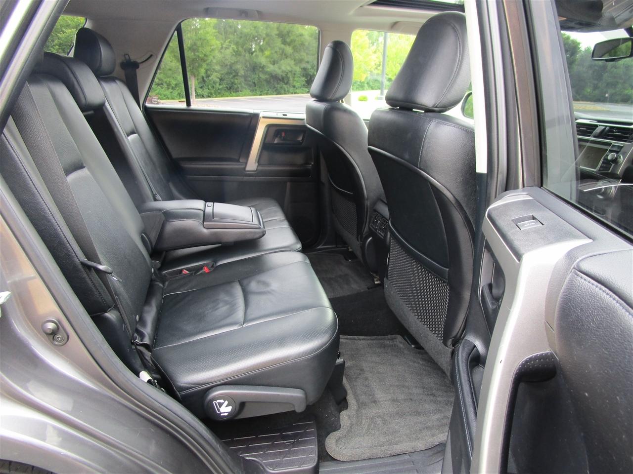 Toyota 4Runner Limited 4WD V6 2012