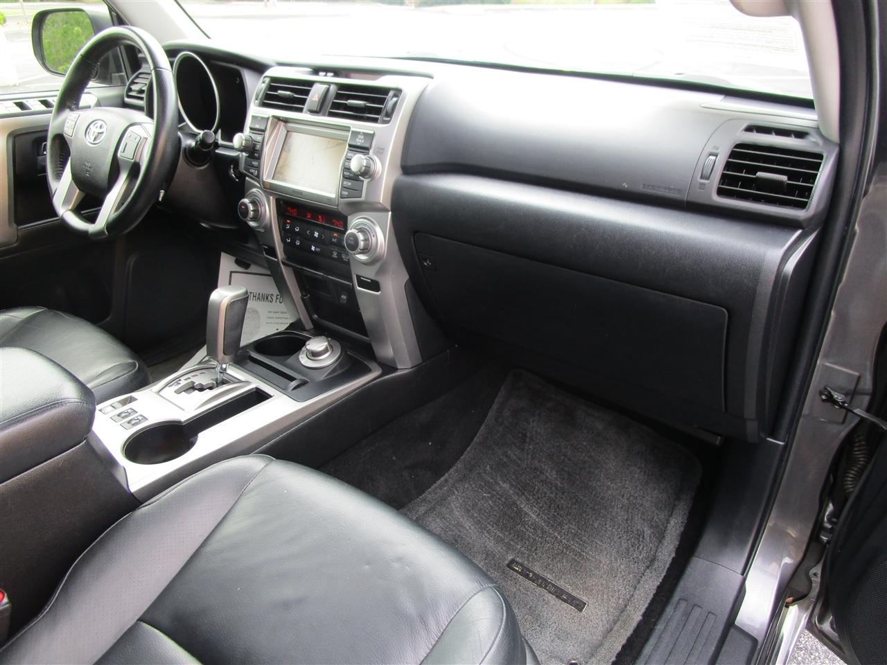 Toyota 4Runner Limited 4WD V6 2012