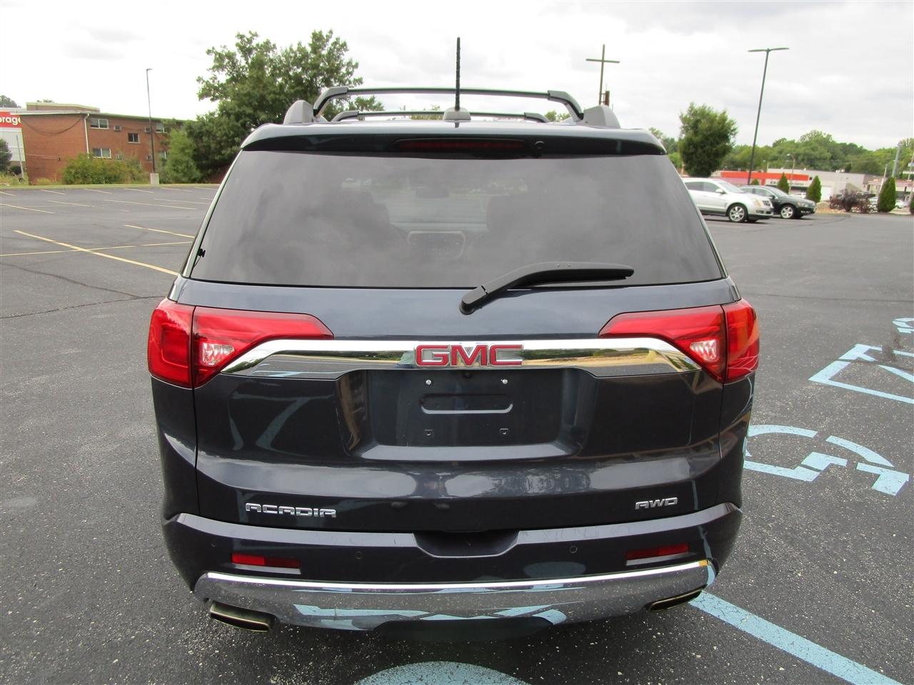 GMC Acadia Denali AWD 2019