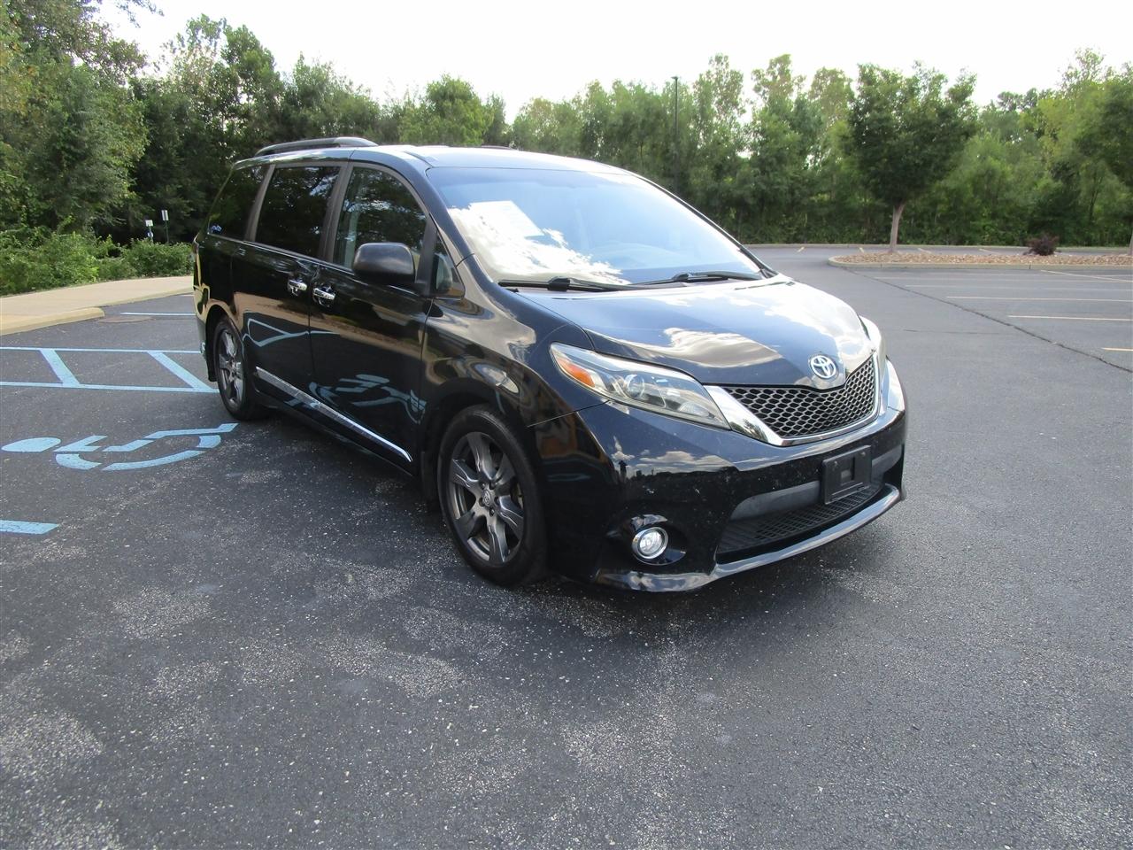 Toyota Sienna SE 8-Passenger 2017
