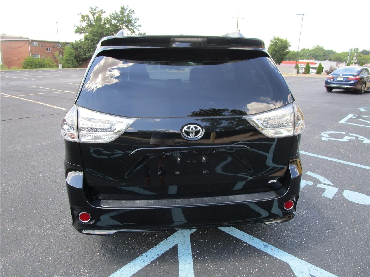 Toyota Sienna SE 8-Passenger 2017