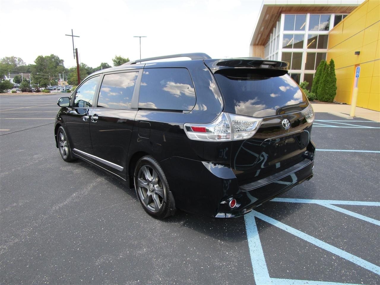 Toyota Sienna SE 8-Passenger 2017