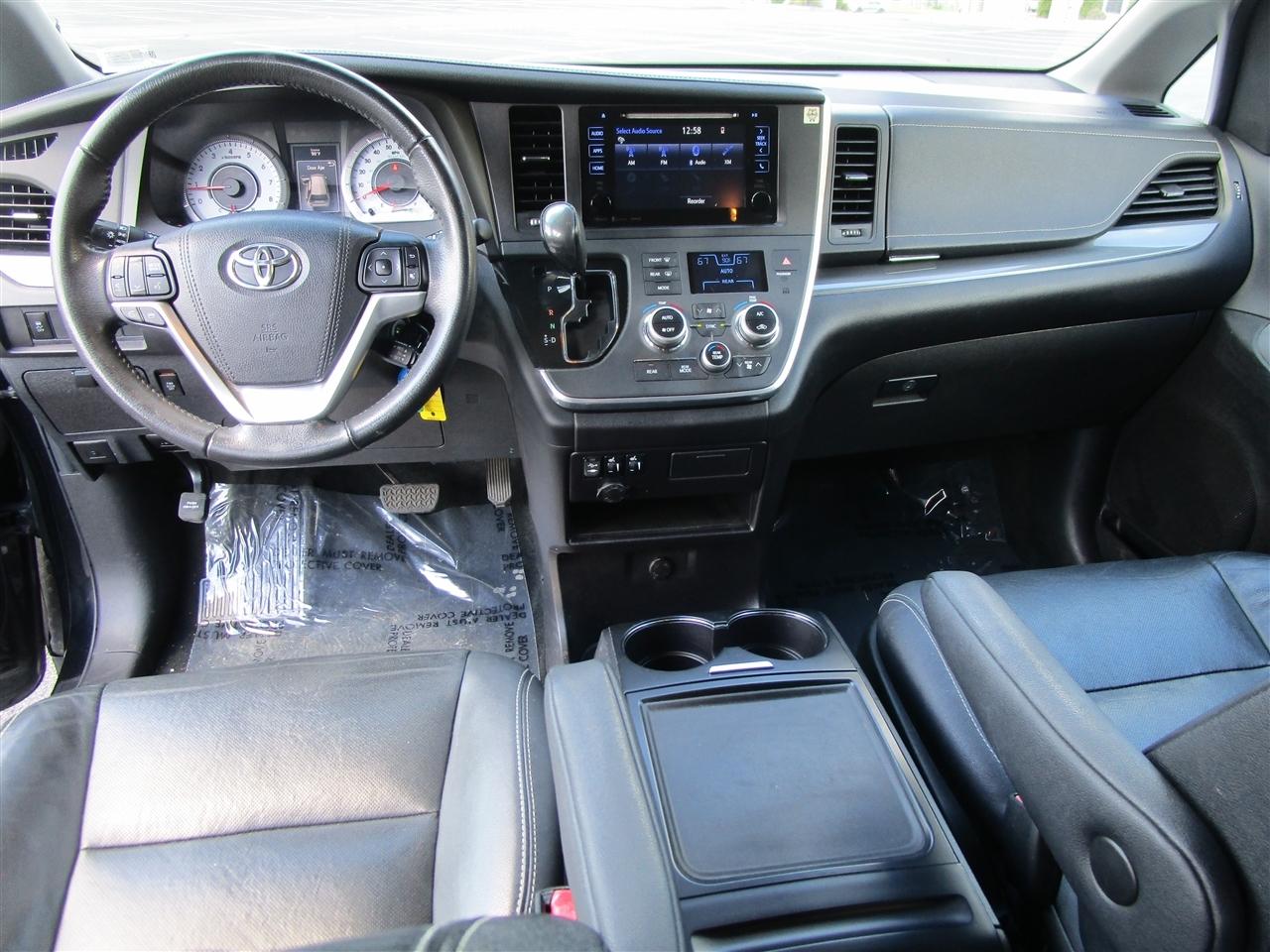 Toyota Sienna SE 8-Passenger 2017
