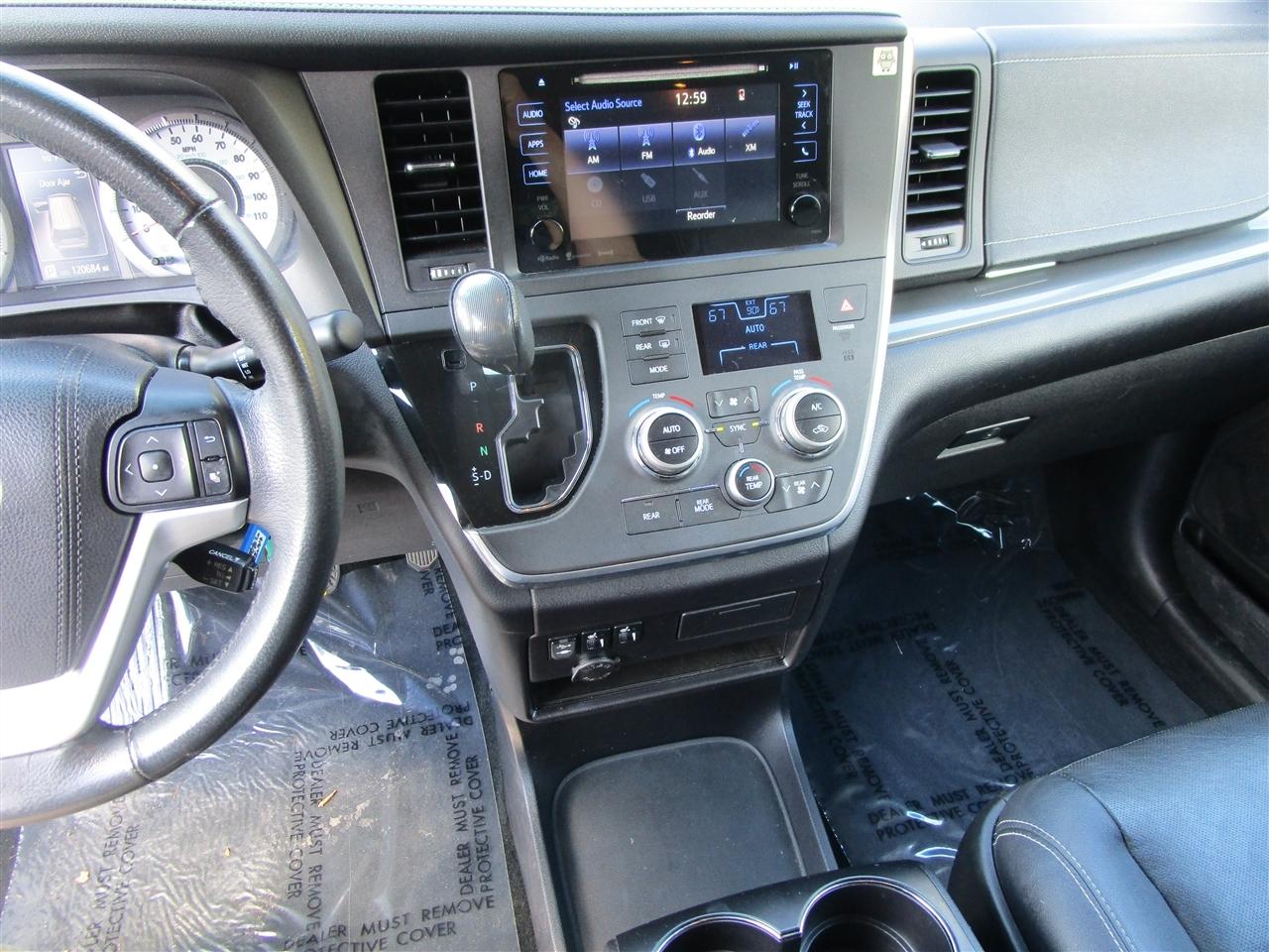 Toyota Sienna SE 8-Passenger 2017