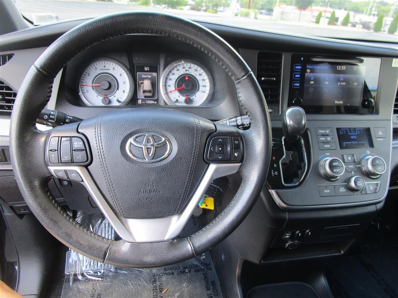 Toyota Sienna SE 8-Passenger 2017