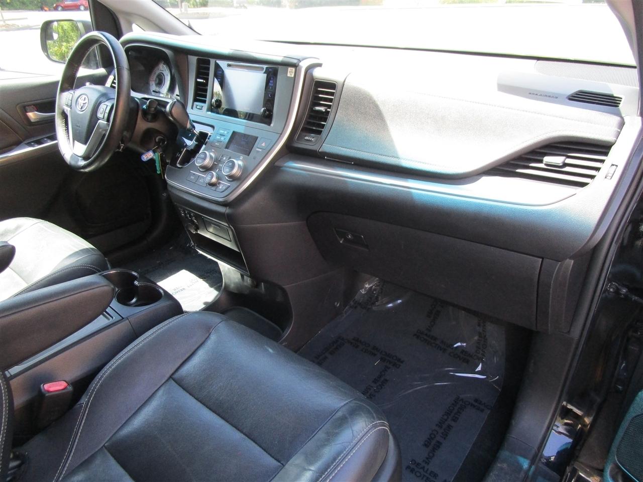 Toyota Sienna SE 8-Passenger 2017