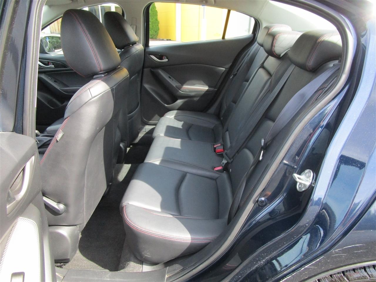 Mazda MAZDA3 i SE AT 4-Door 2016