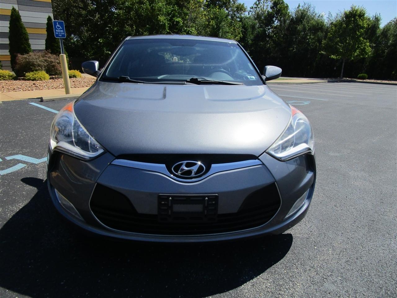Hyundai Veloster Base 6MT 2017