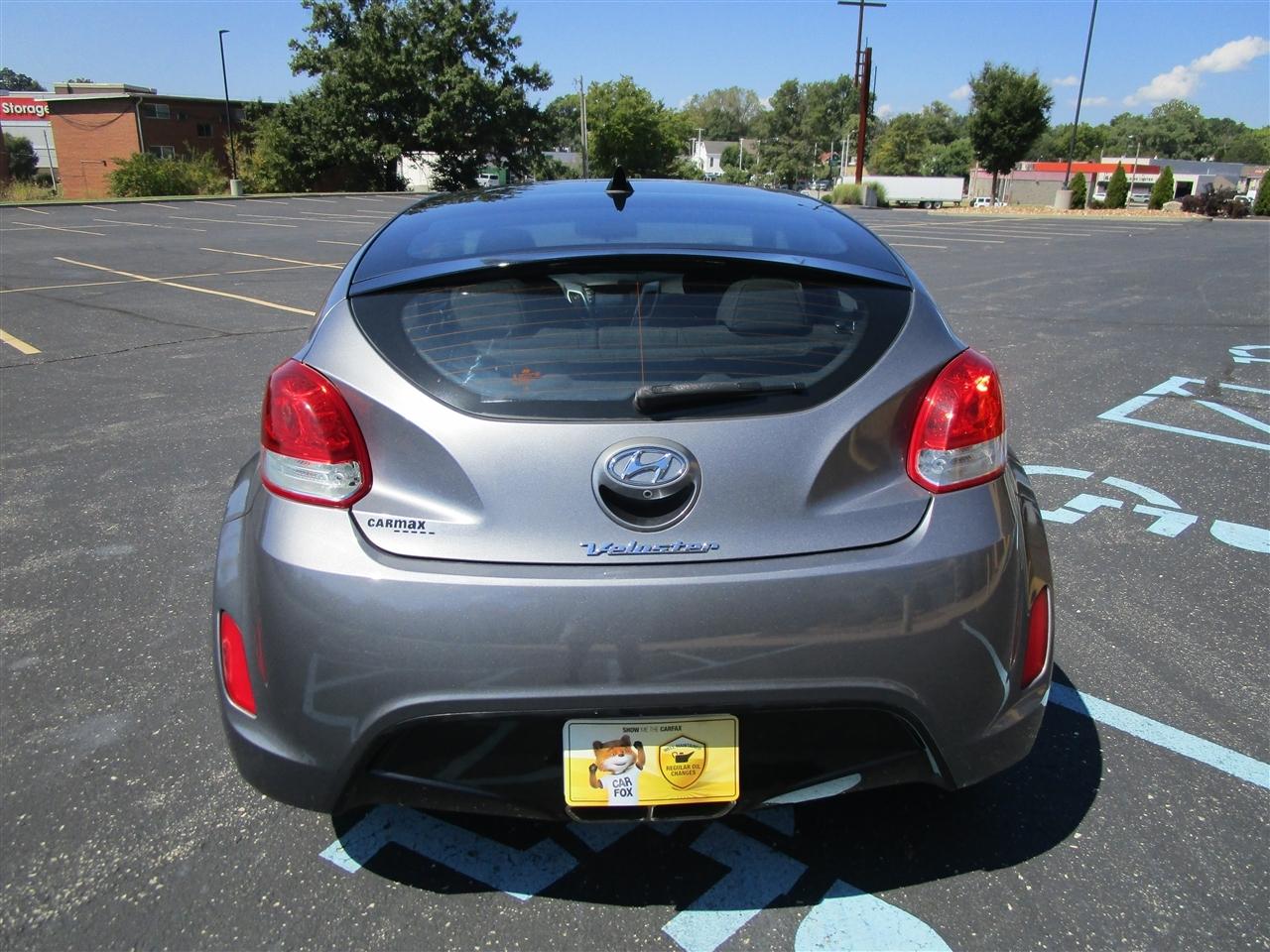 Hyundai Veloster Base 6MT 2017