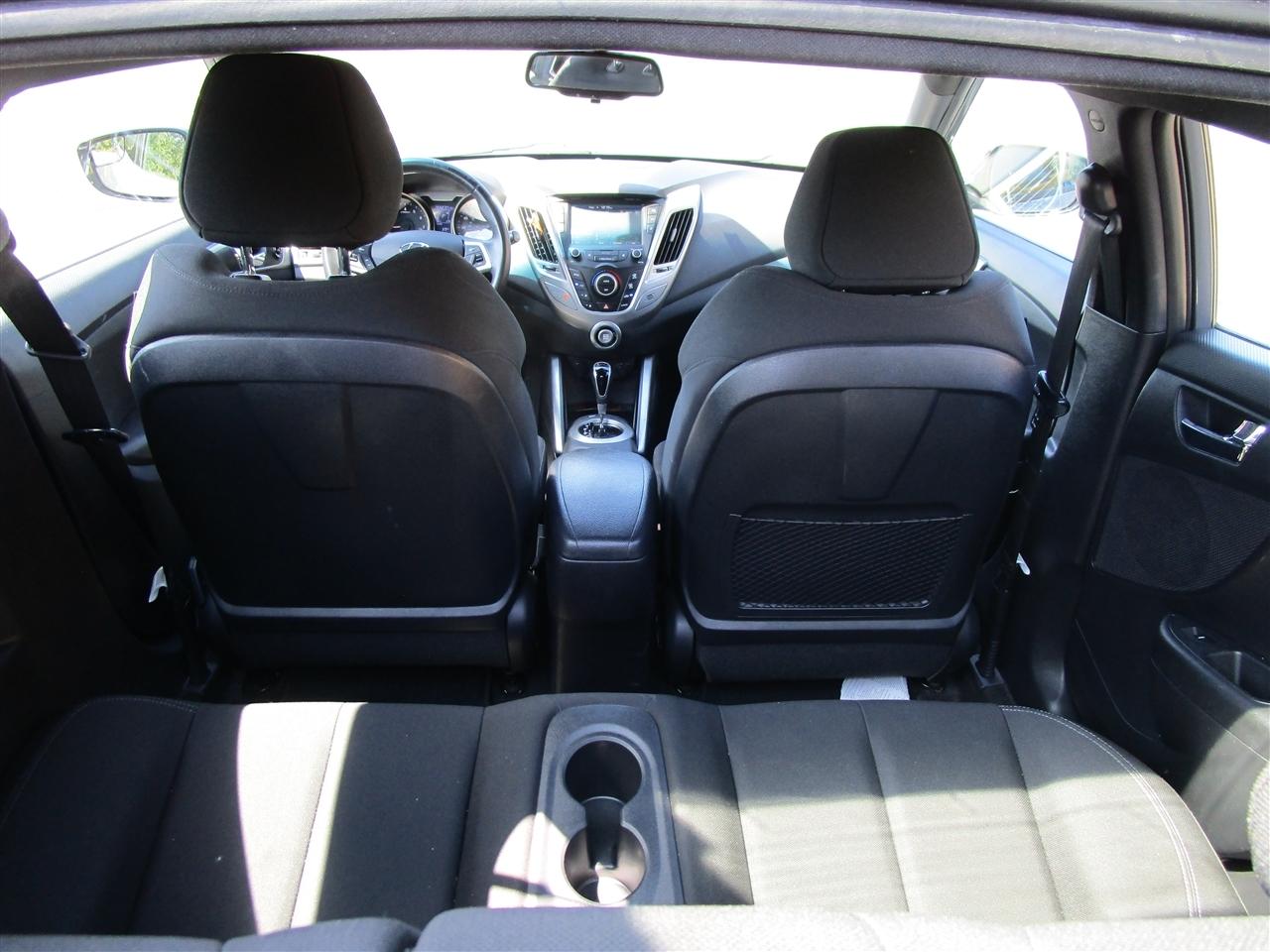 Hyundai Veloster Base 6MT 2017