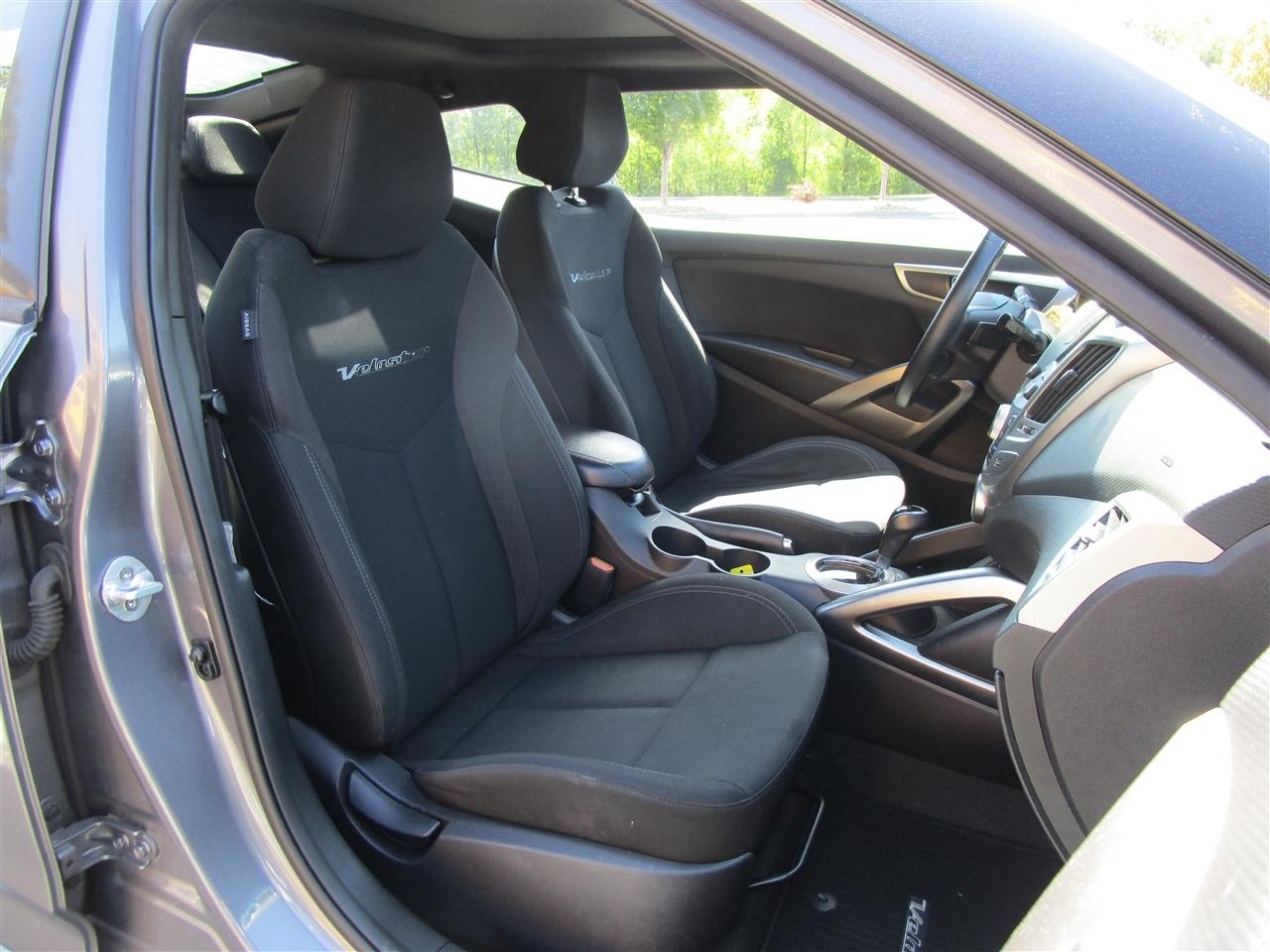 Hyundai Veloster Base 6MT 2017