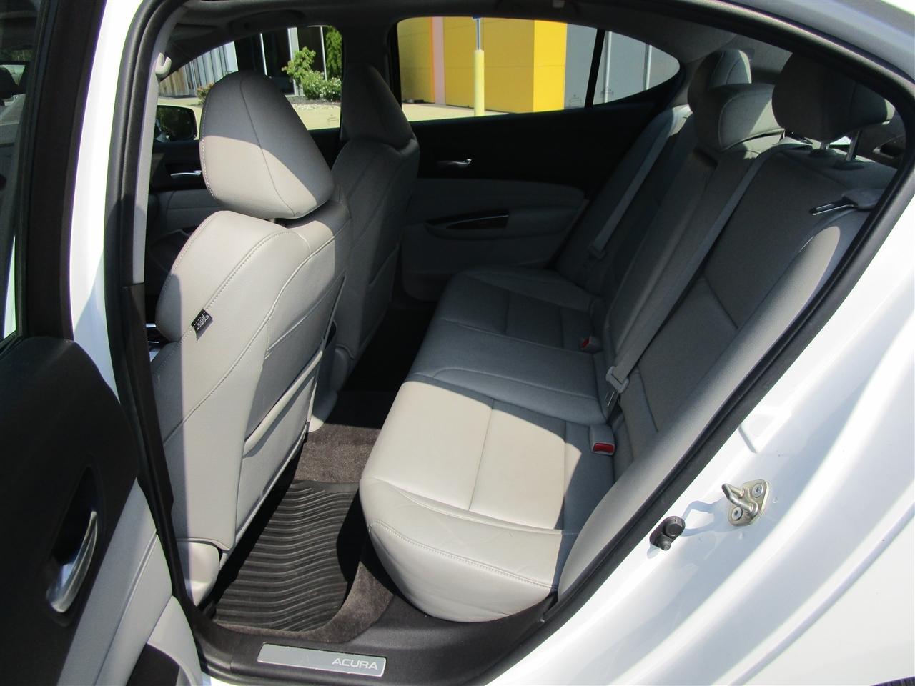 Acura TLX 8-Spd DCT 2015