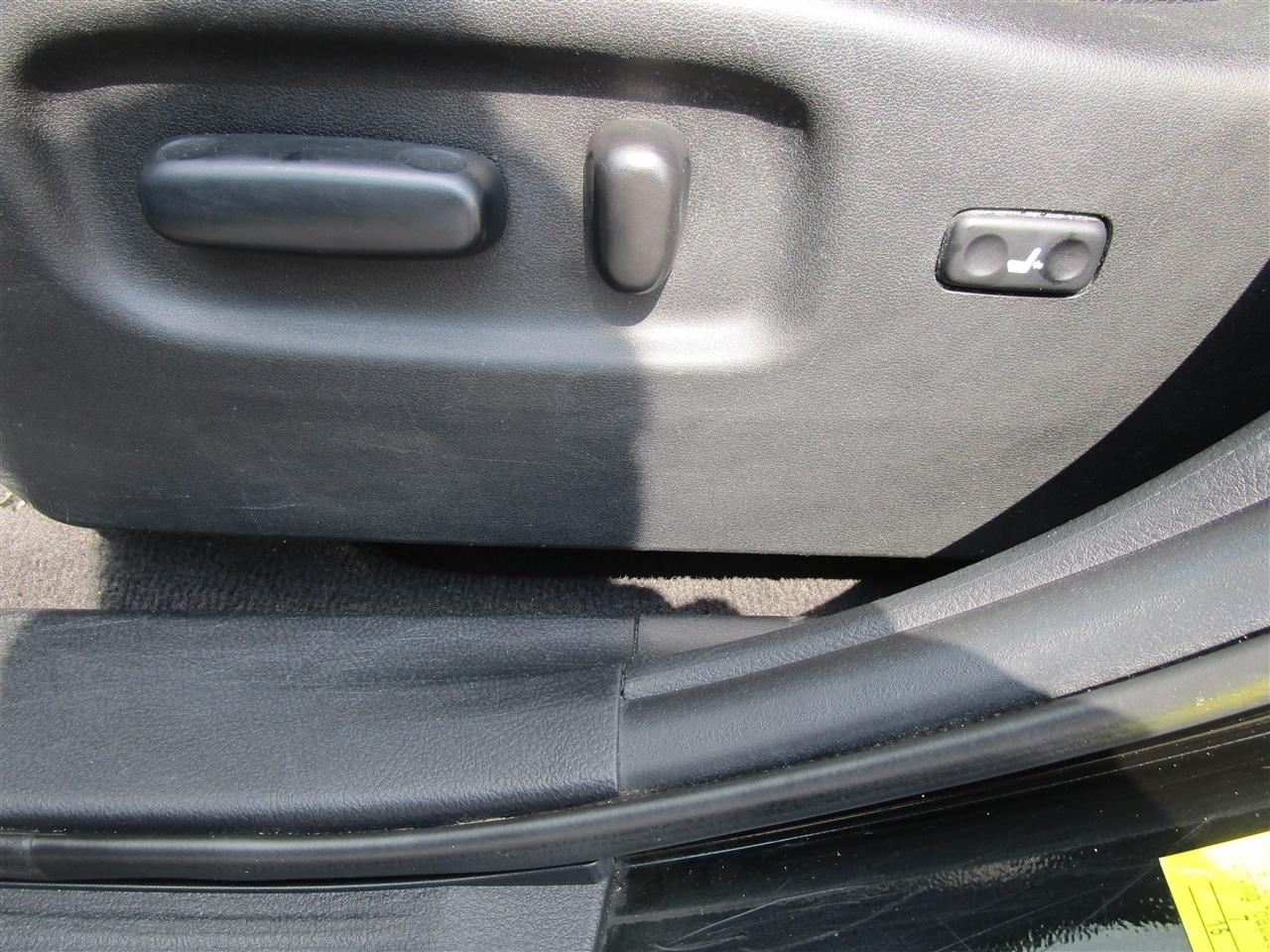 Toyota Highlander Base 4WD 2013