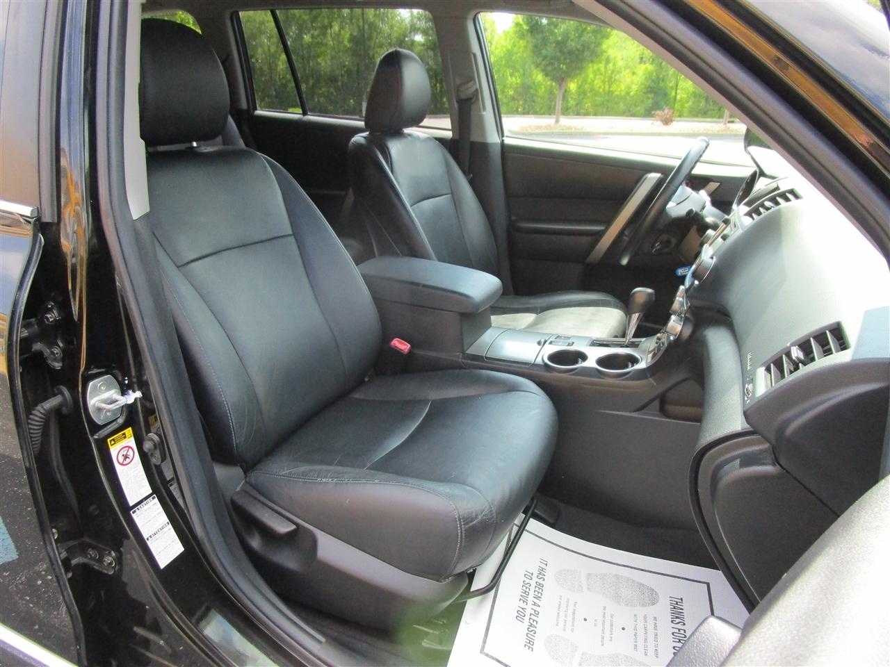 Toyota Highlander Base 4WD 2013