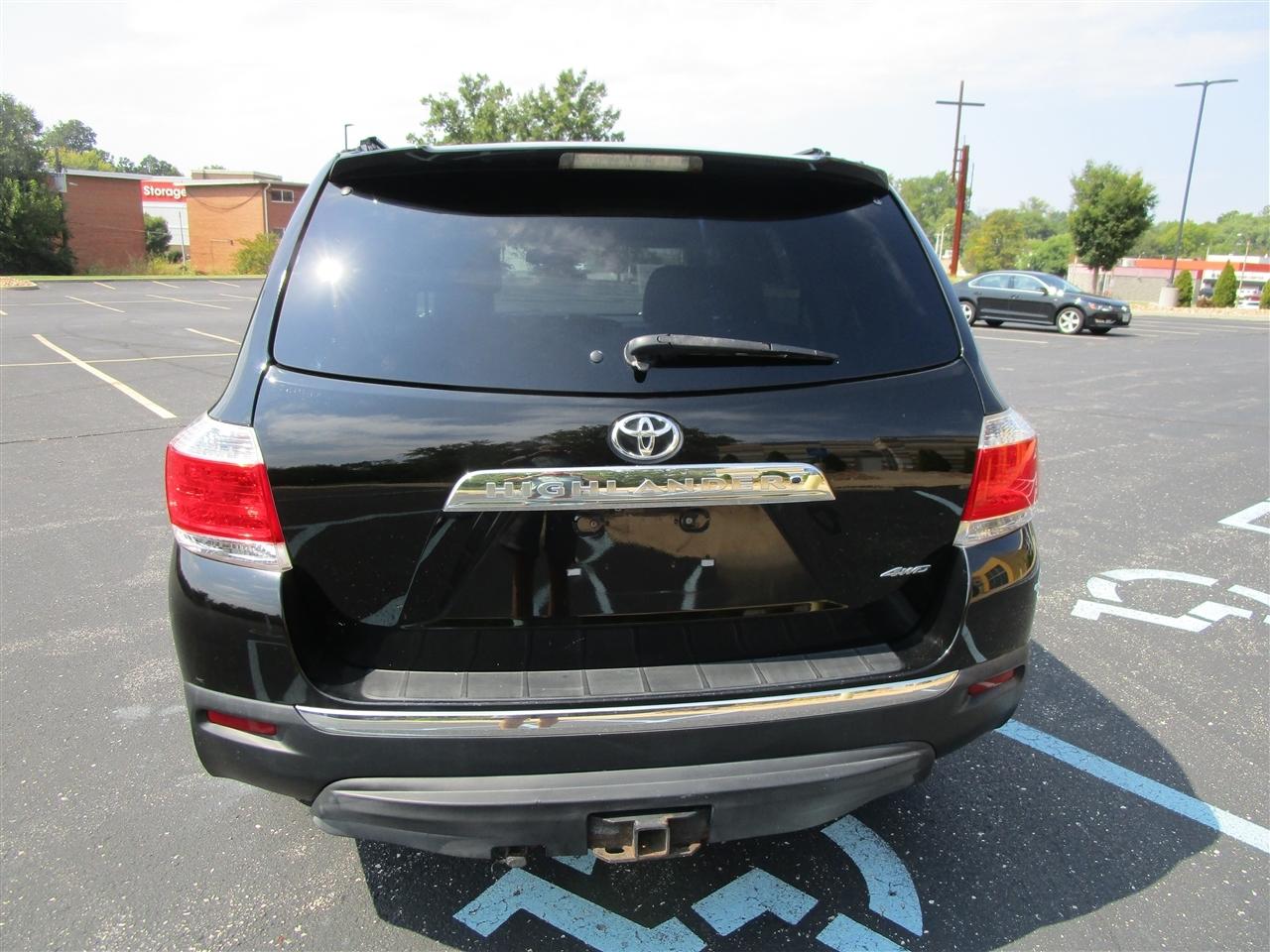 Toyota Highlander Base 4WD 2013