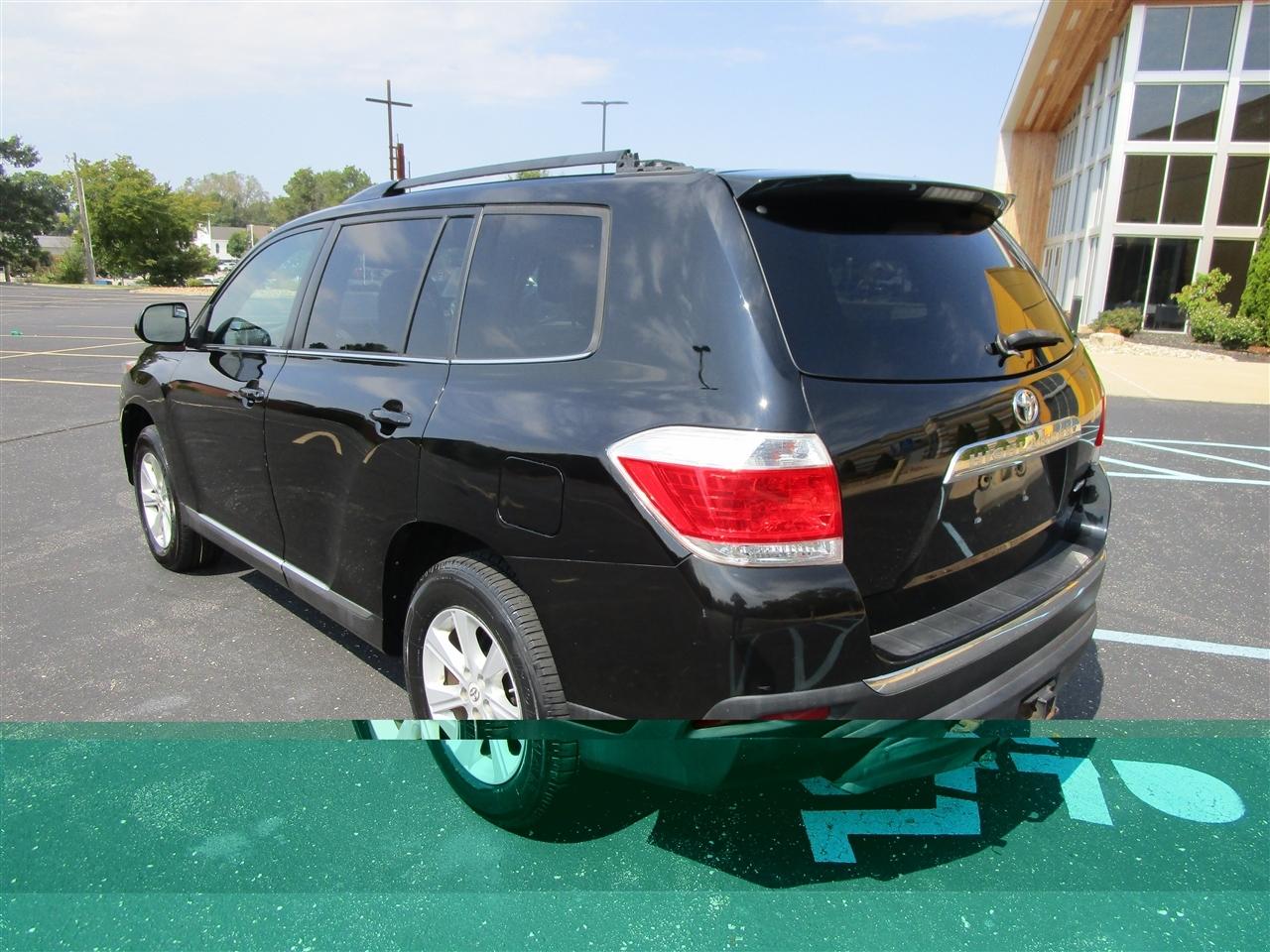 Toyota Highlander Base 4WD 2013