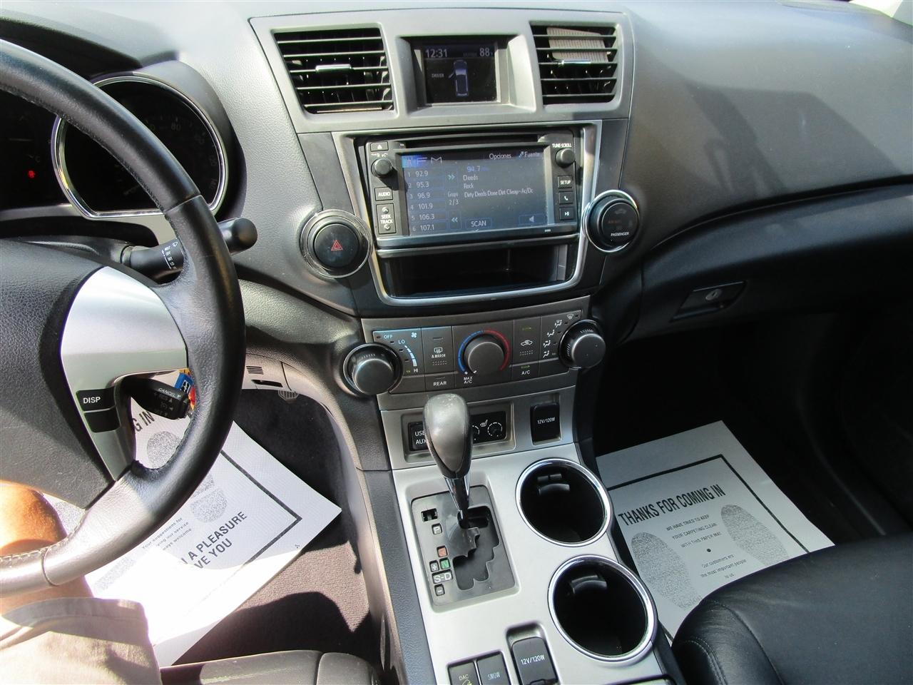 Toyota Highlander Base 4WD 2013