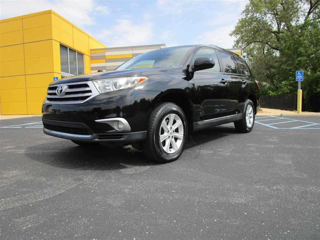 Toyota Highlander Base 4WD 2013
