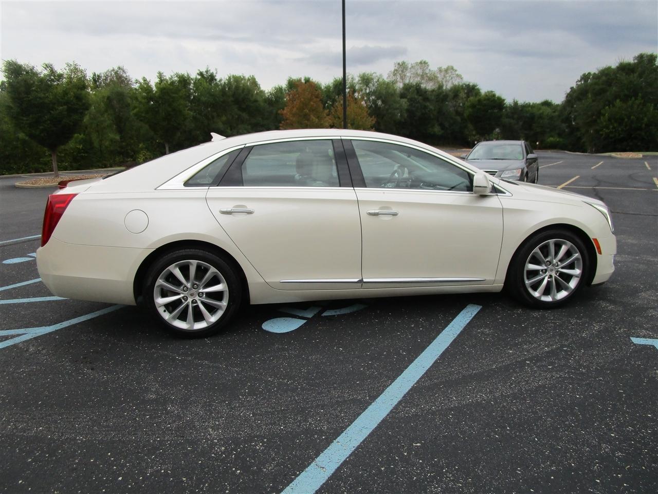 Cadillac XTS Premium 2013