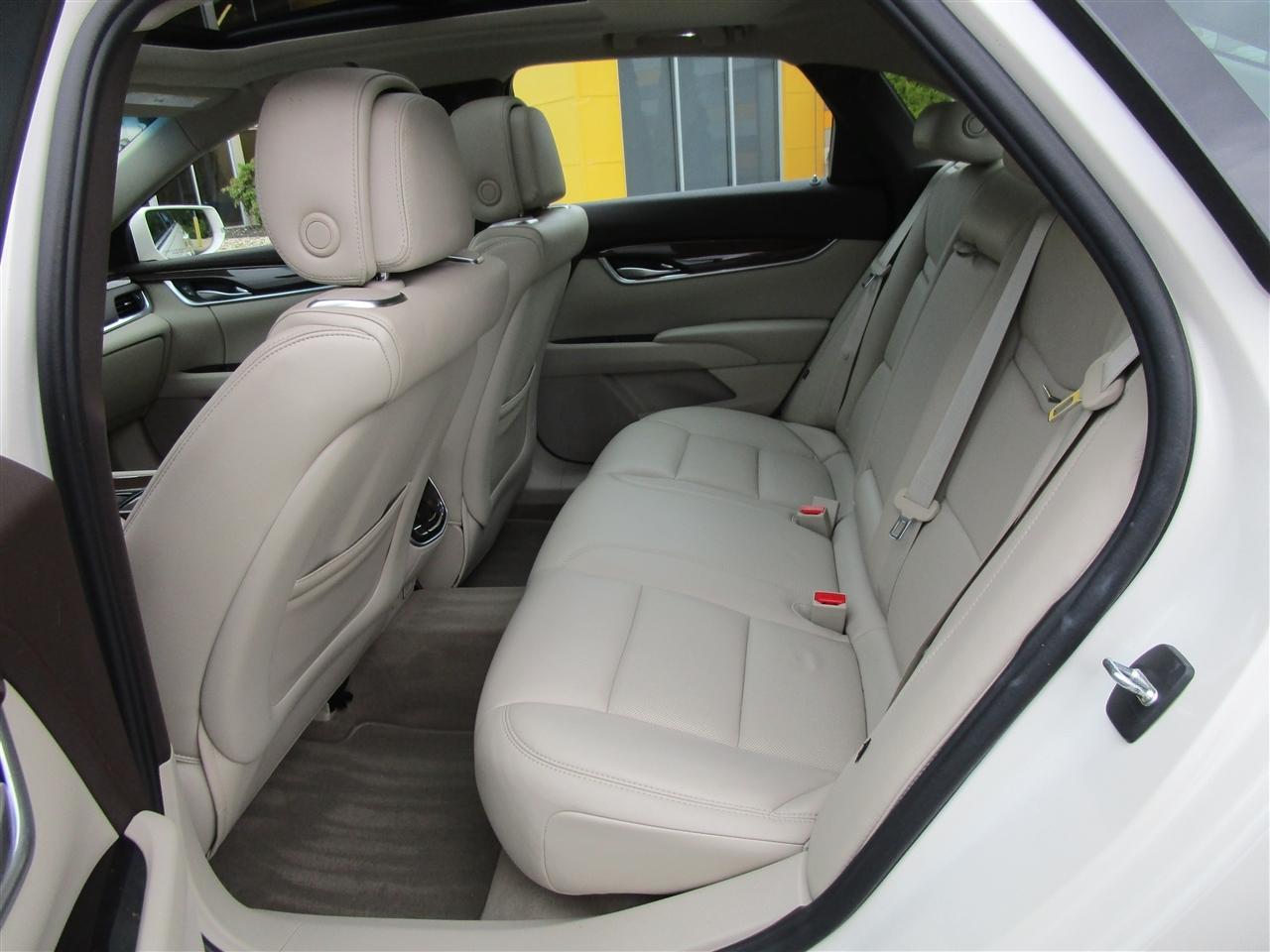Cadillac XTS Premium 2013