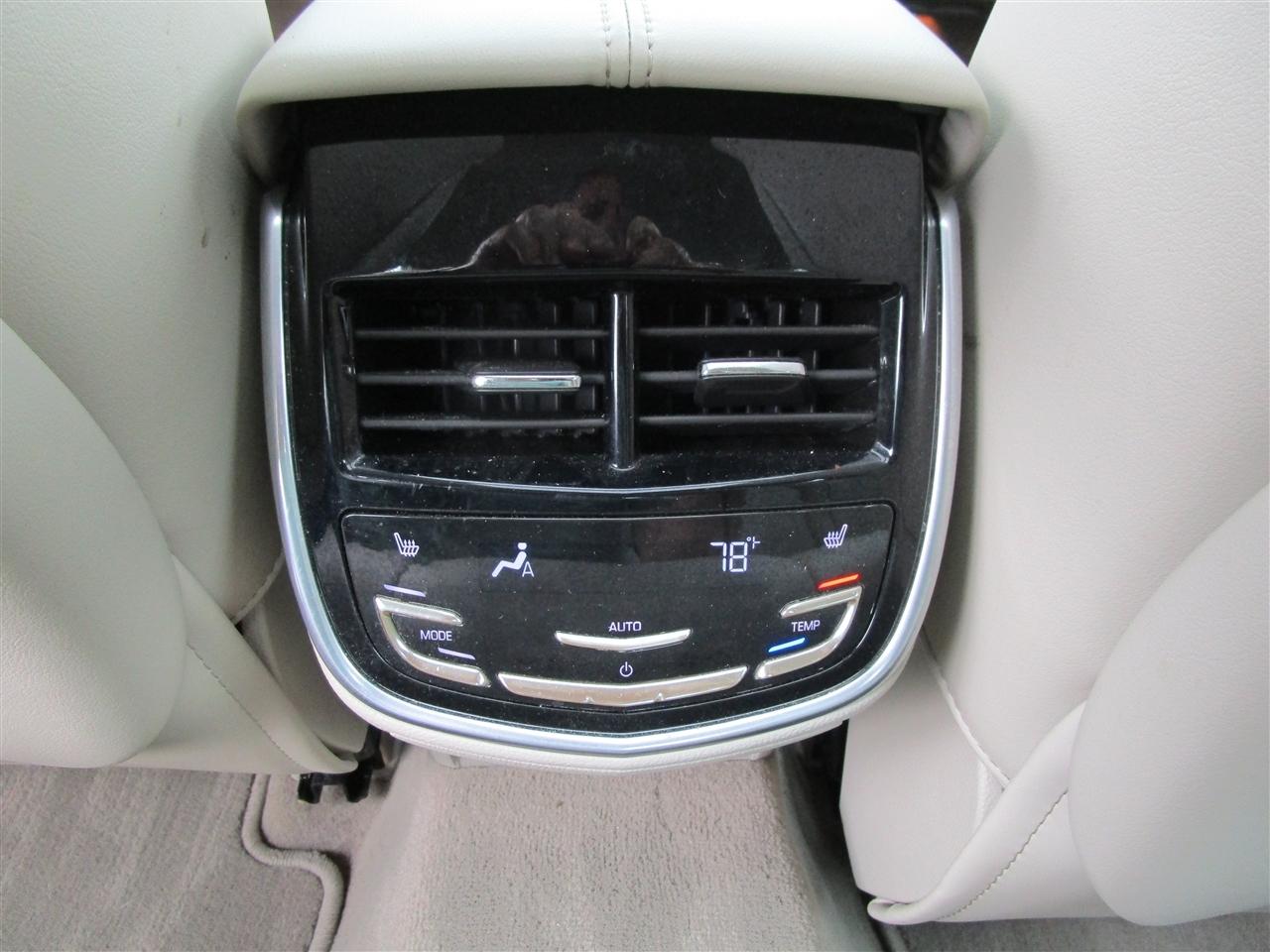 Cadillac XTS Premium 2013