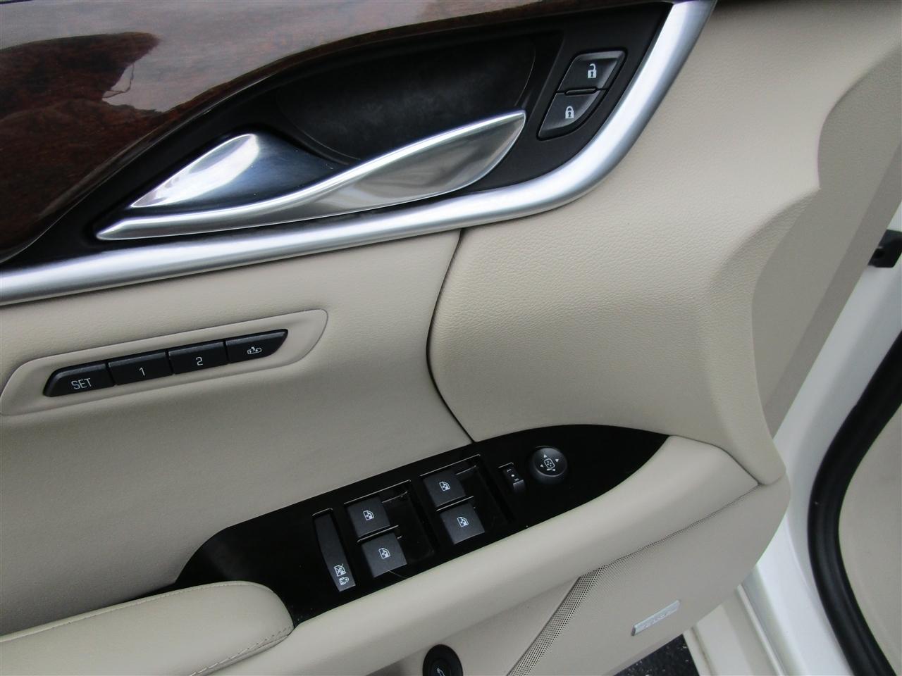 Cadillac XTS Premium 2013