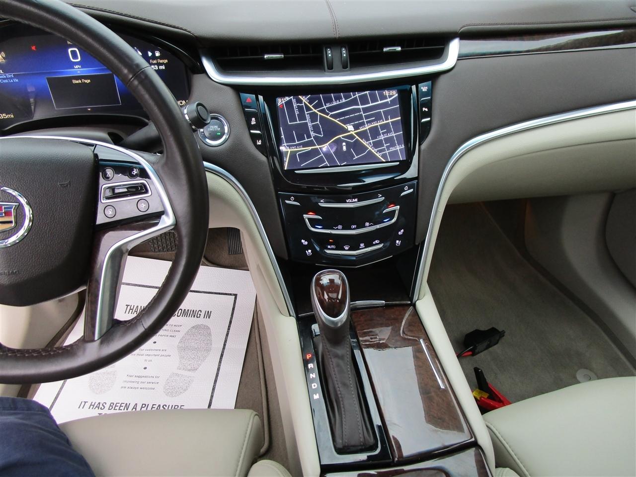 Cadillac XTS Premium 2013