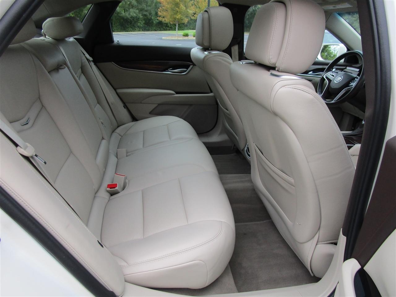 Cadillac XTS Premium 2013