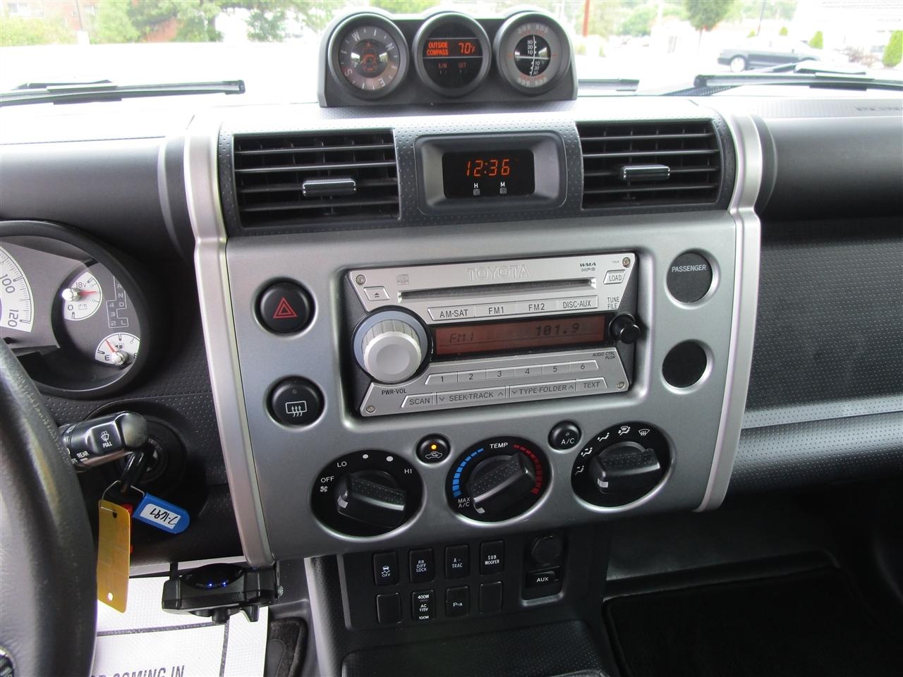 Toyota FJ Cruiser 4WD AT 2010