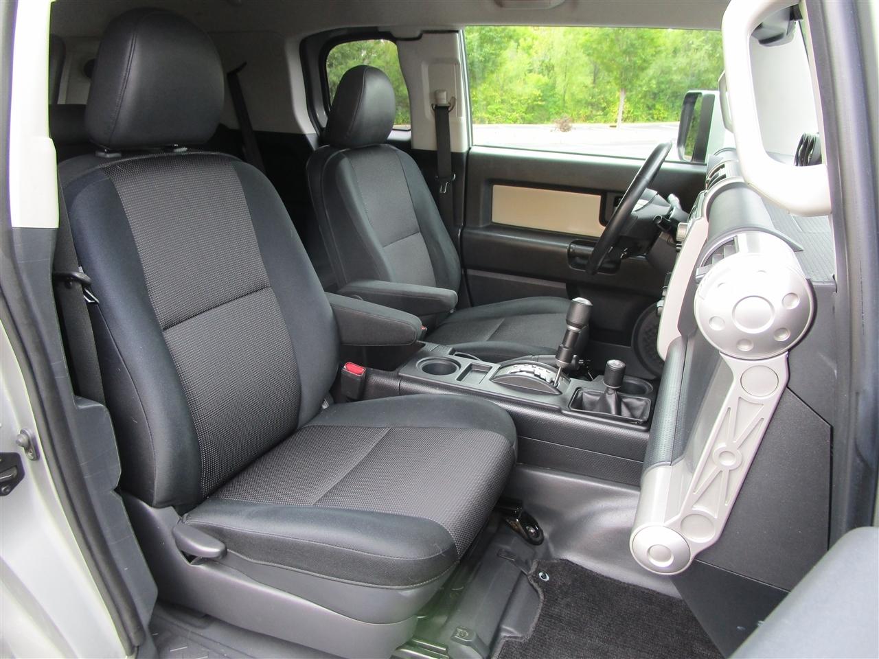 Toyota FJ Cruiser 4WD AT 2010