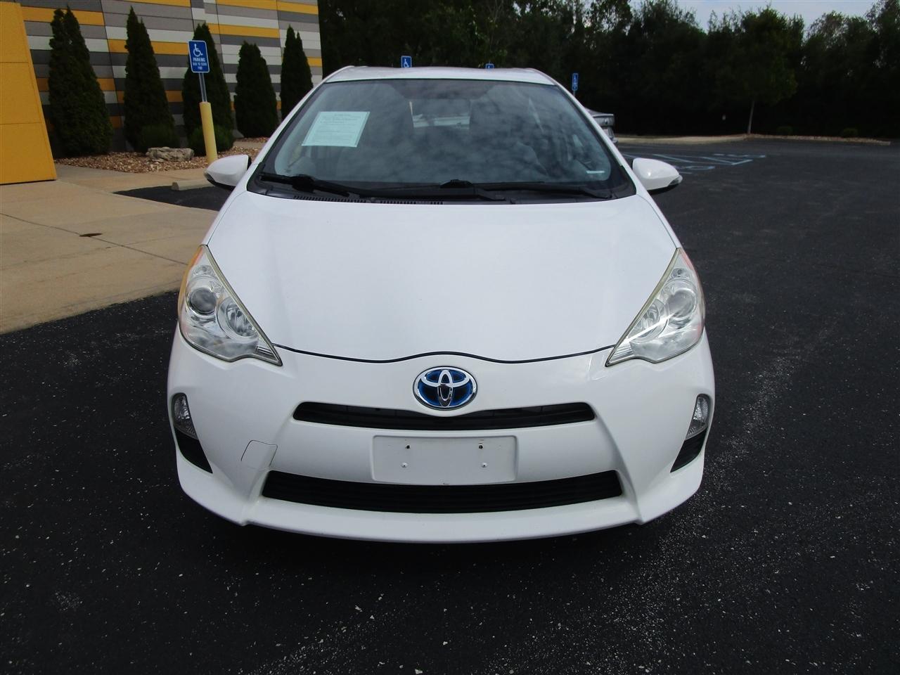 Toyota Prius c One 2012
