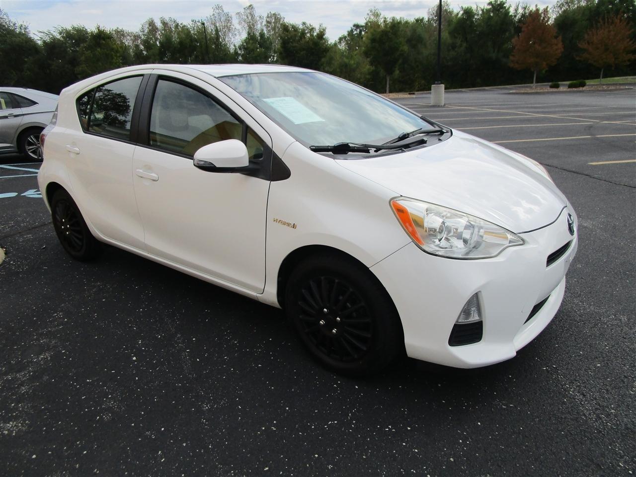 Toyota Prius c One 2012