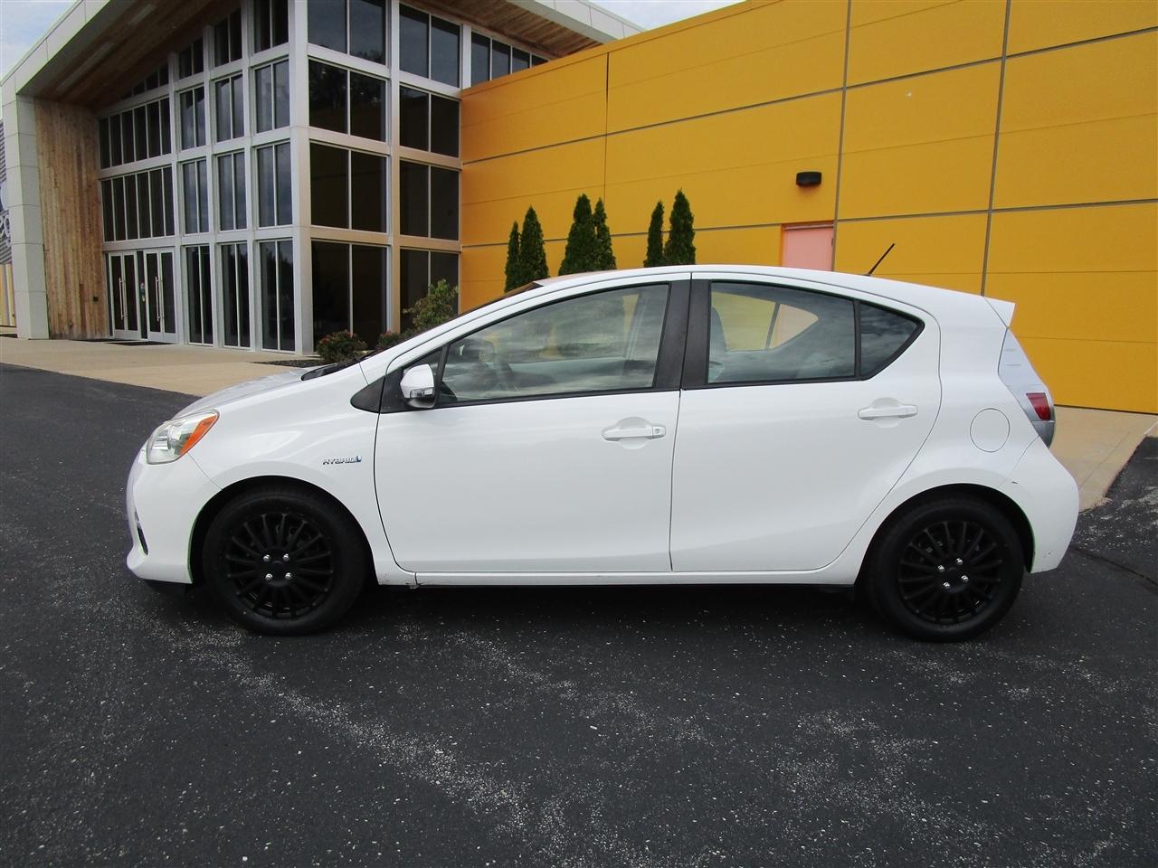 Toyota Prius c One 2012