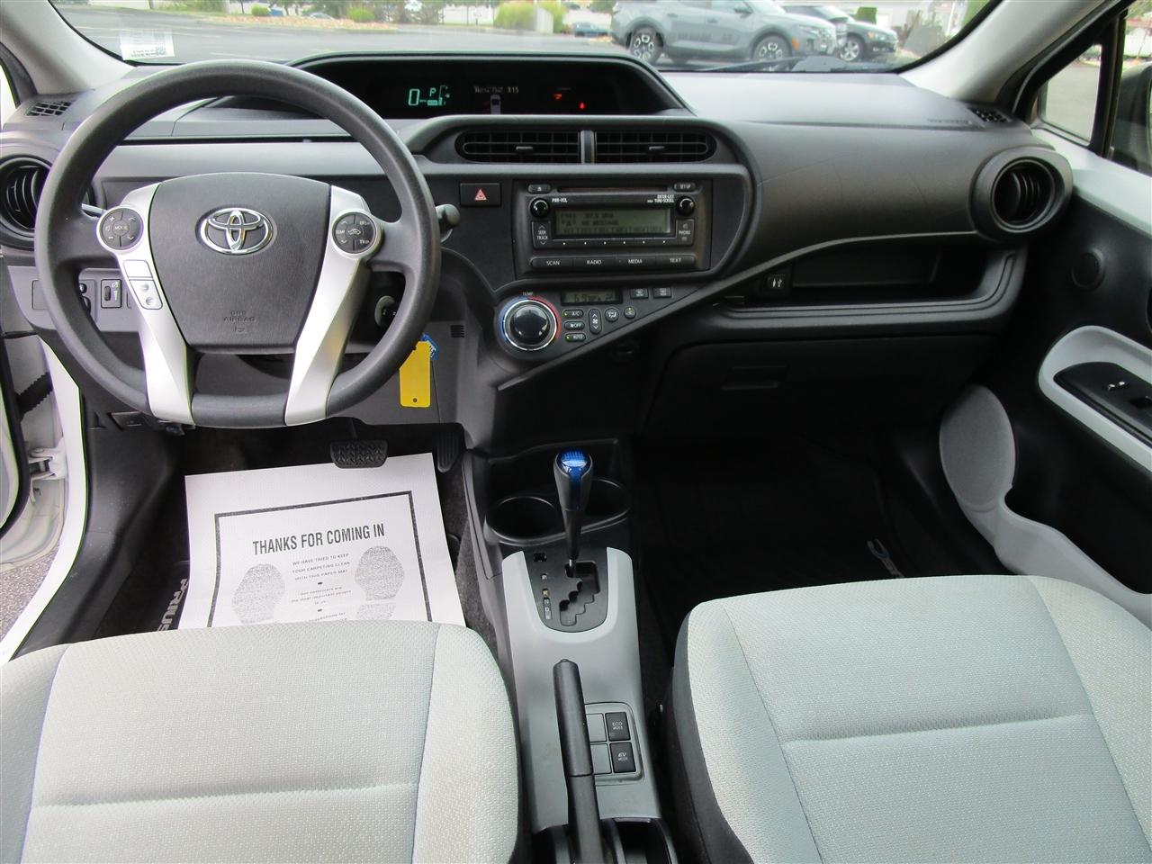 Toyota Prius c One 2012