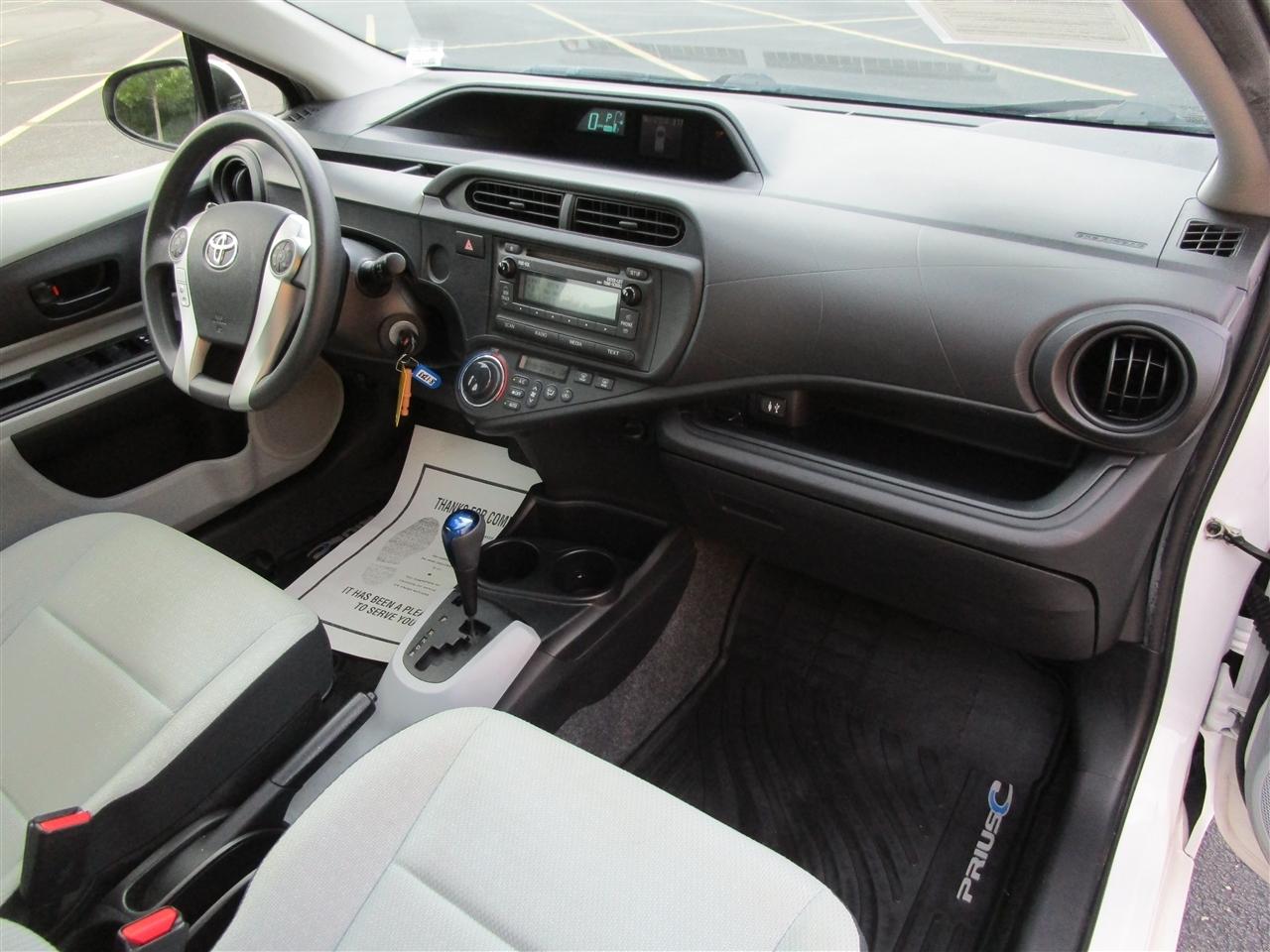 Toyota Prius c One 2012