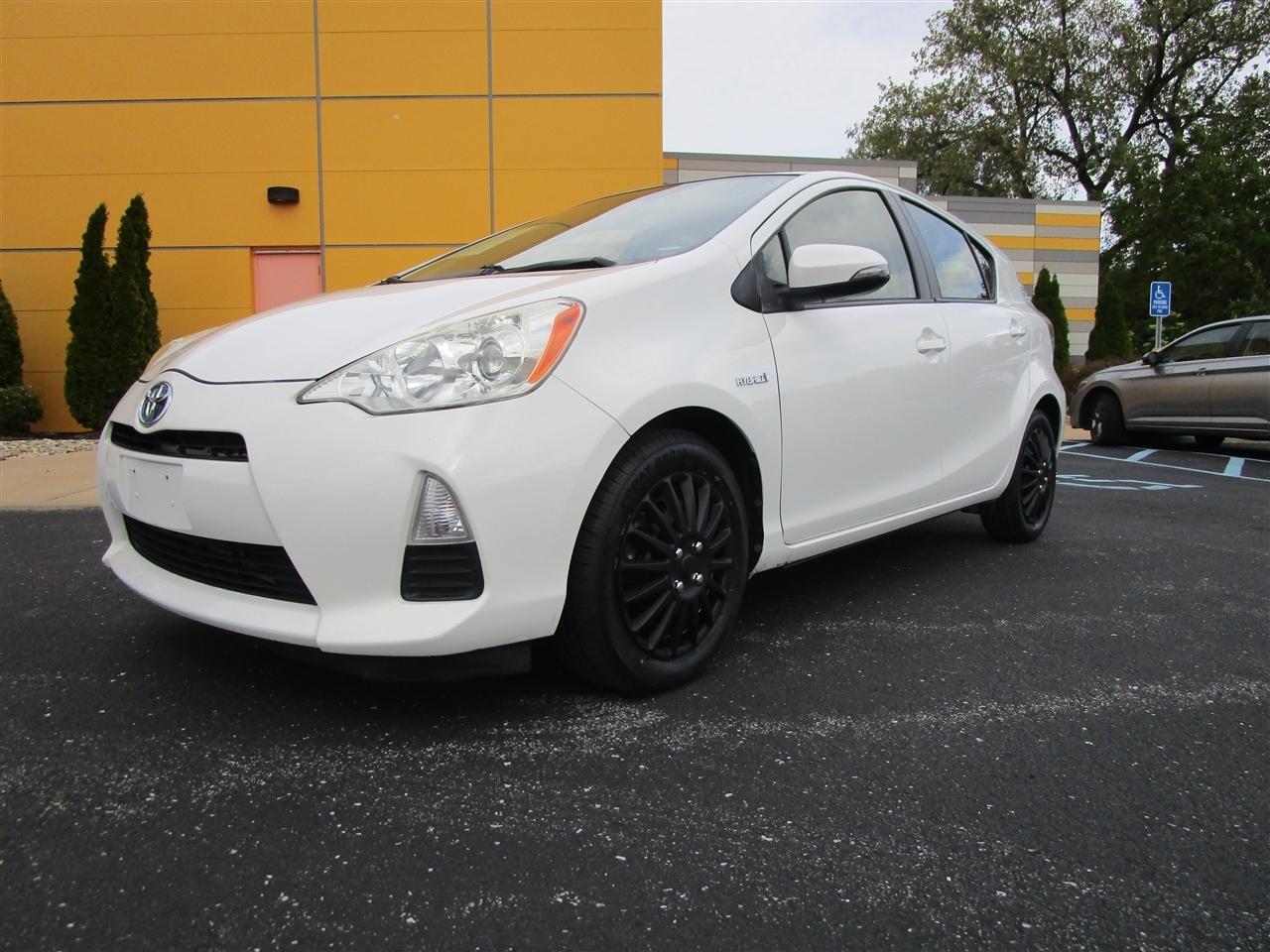 Toyota Prius c One 2012