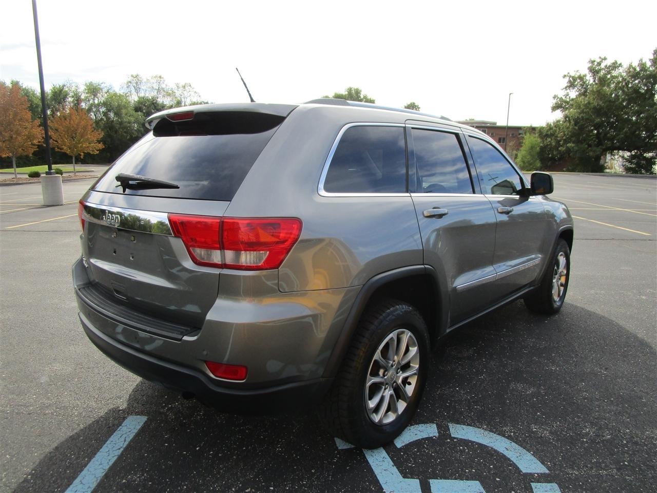 Jeep Grand Cherokee Laredo 4WD 2011