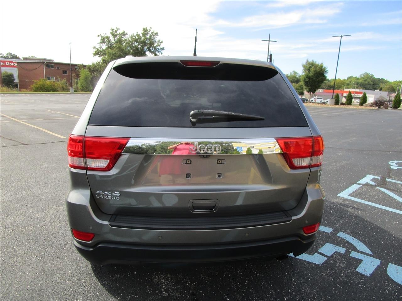 Jeep Grand Cherokee Laredo 4WD 2011