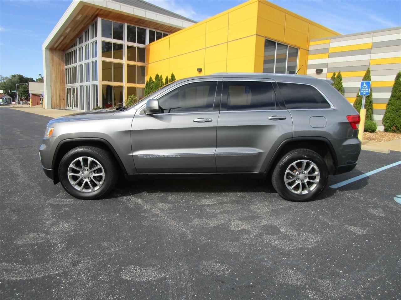 Jeep Grand Cherokee Laredo 4WD 2011