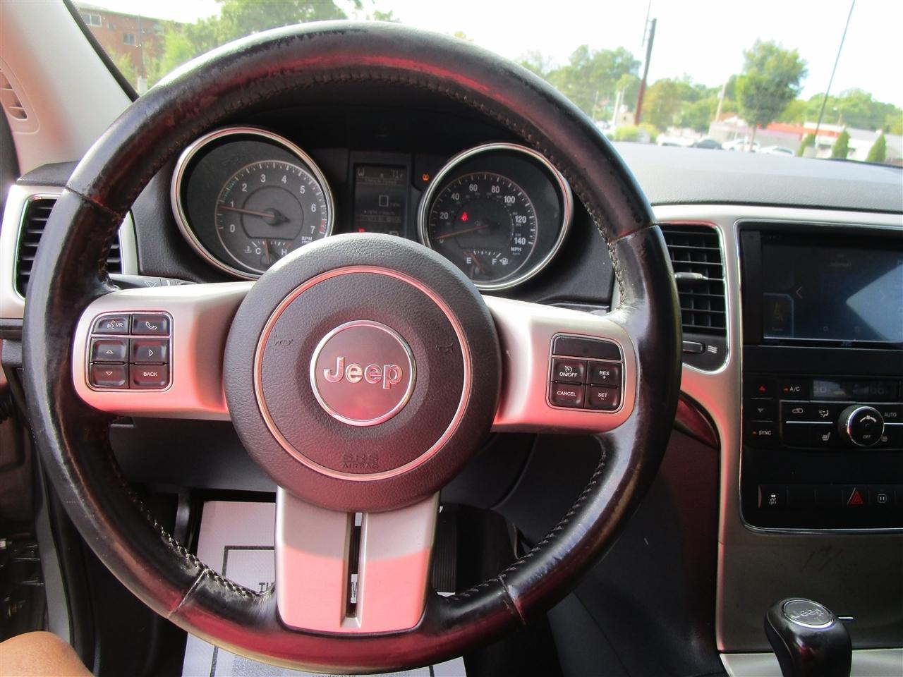 Jeep Grand Cherokee Laredo 4WD 2011