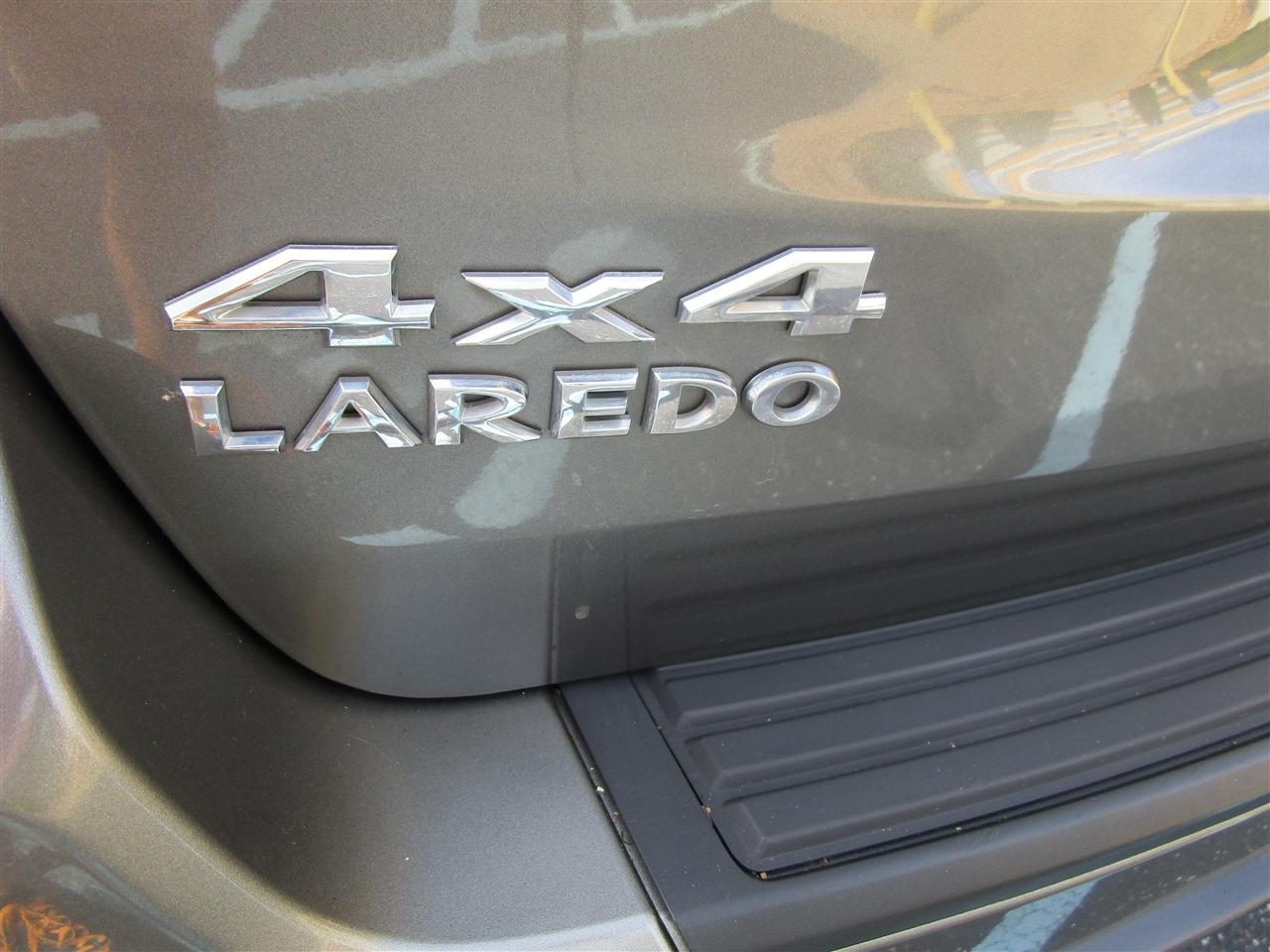 Jeep Grand Cherokee Laredo 4WD 2011