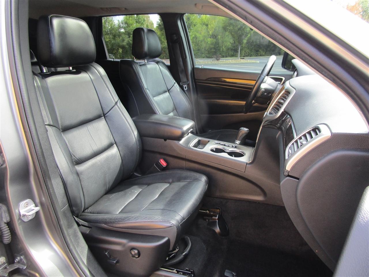 Jeep Grand Cherokee Laredo 4WD 2011
